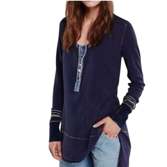 We The Free People Women Top Dallas Henley High Low Raw Hem Blue Stone Buttons S - Picture 2 of 14